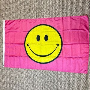 Pink Smiley Face Flag 3 x 5 Ft Yard Garden Decor Nylon NEW